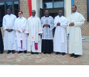 GUTANGIZA UMWAKA W’AMASOMO NO GUTAHA INYUBAKO MU ISEMINARI  NKURU YA RUTONGO, INYUBAKO YATANZWE NA PAPA Francisko MU ISEMINALI  NKURU YA RUTONGO